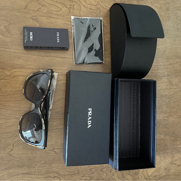 Authentic NEW Prada Sunglasses 20PS MA50A7 - Picture 7 of 9